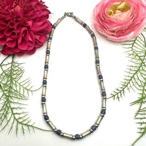 VINTAGE⚜️Blue Glass & Brushed Silver Beaded Necklace